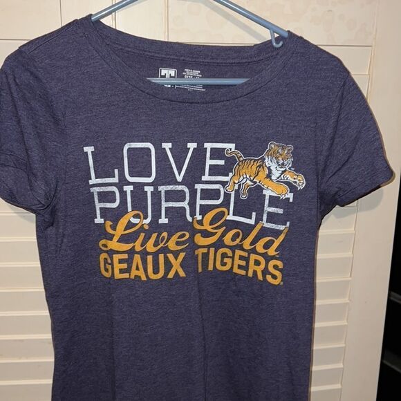 University T-shirts LSU Tigers graphic T-shirt size medium - Picture 2 of 5